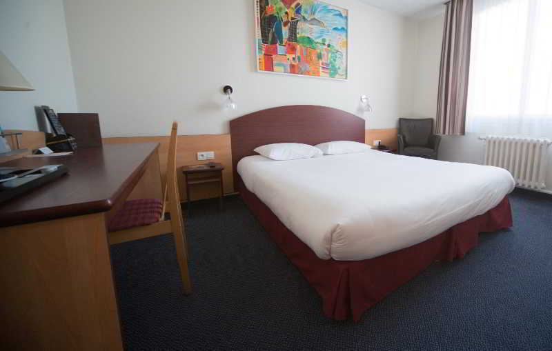 Hotel Escale Oceania โลริอ็อง ภายนอก รูปภาพ